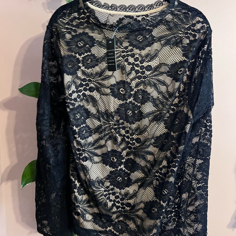 NWT torrid Black Floral Lace Long Sleeve Cutout Blouse - Picture 9 of 9